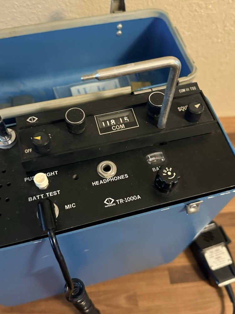 Vintage Narco Tr-1000a Portable Transceiver Communication Device.