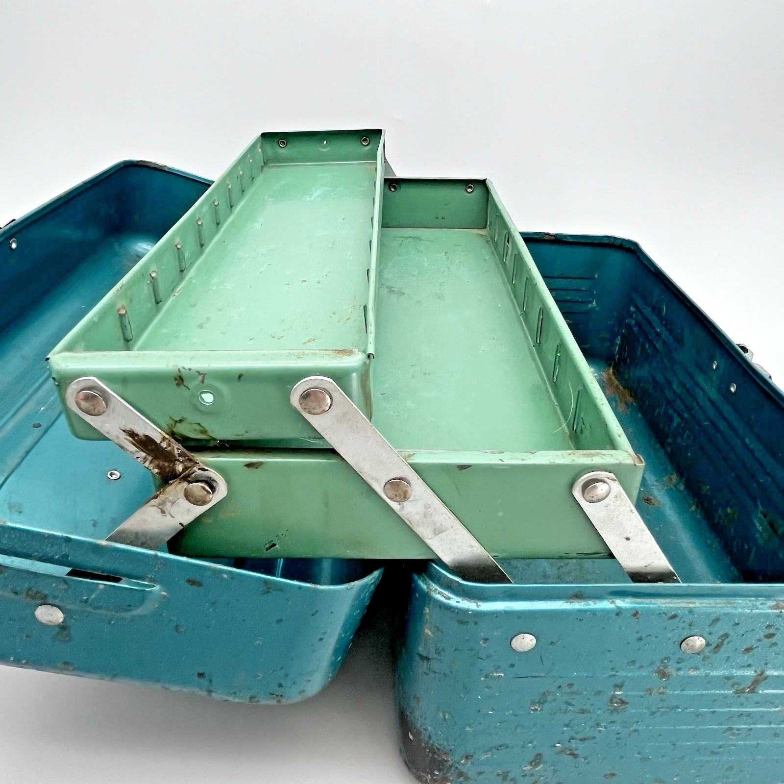 VTG Simonsen Green Teal Metal Tool Tackle Box 14" x 8" 2 Trays Industrial Patina