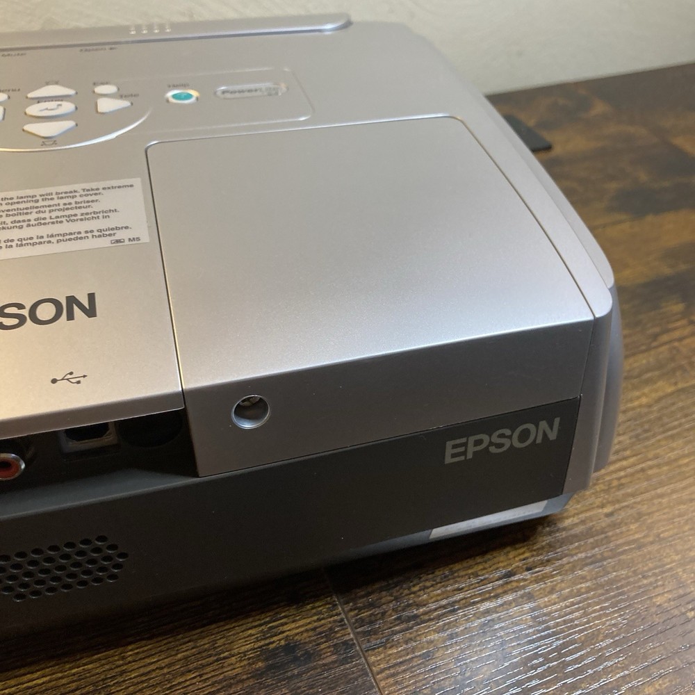EPSON EMP-S4 Projector 3LCD w/ AV Cable, Bag, Setup Documents & CD (No Remote)