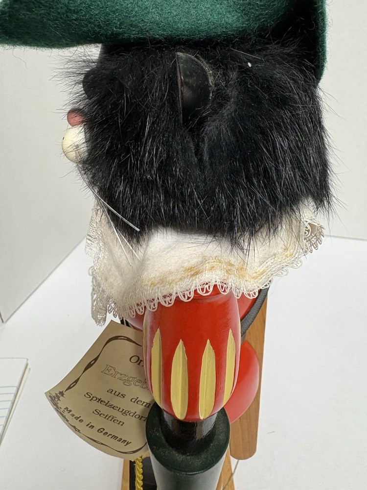 Seiffener Germany Puss n Botts Nutcracker, S1