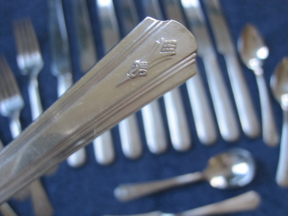 CHARMION 1933 26pc 8 Pl Peerless Oneida Art Deco Silverplate Flatware Basic Set