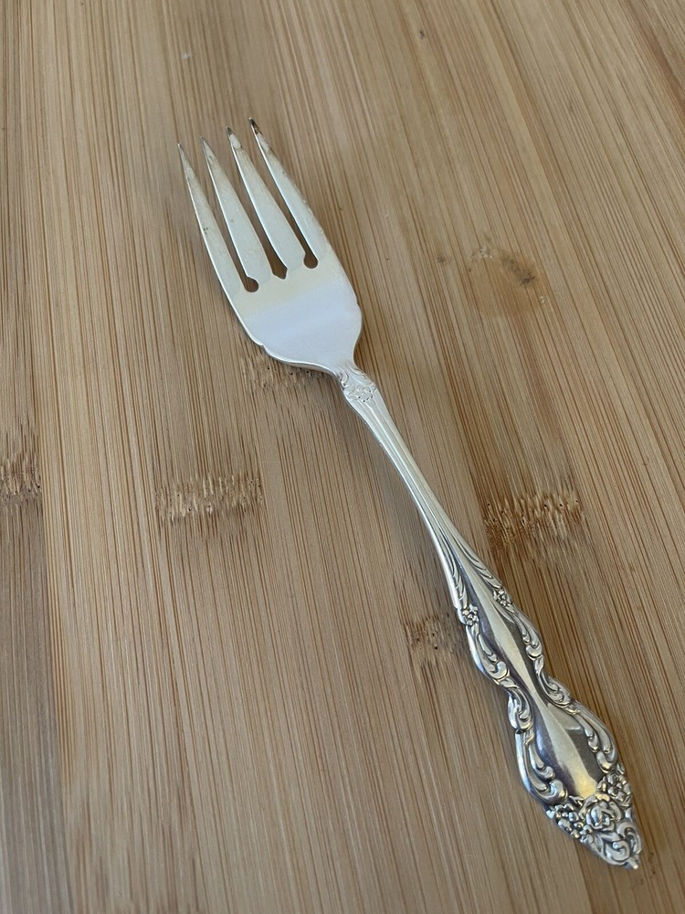 1881 Rogers Oneida Silverplate BAROQUE ROSE Scroll Salad Fork 6 3/8"