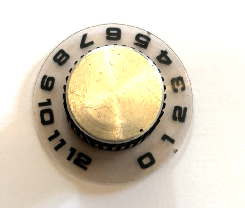 GIBSON MEDALIST 4/10 TUBE AMPLIFIER - ONE ORIGINAL KNOB