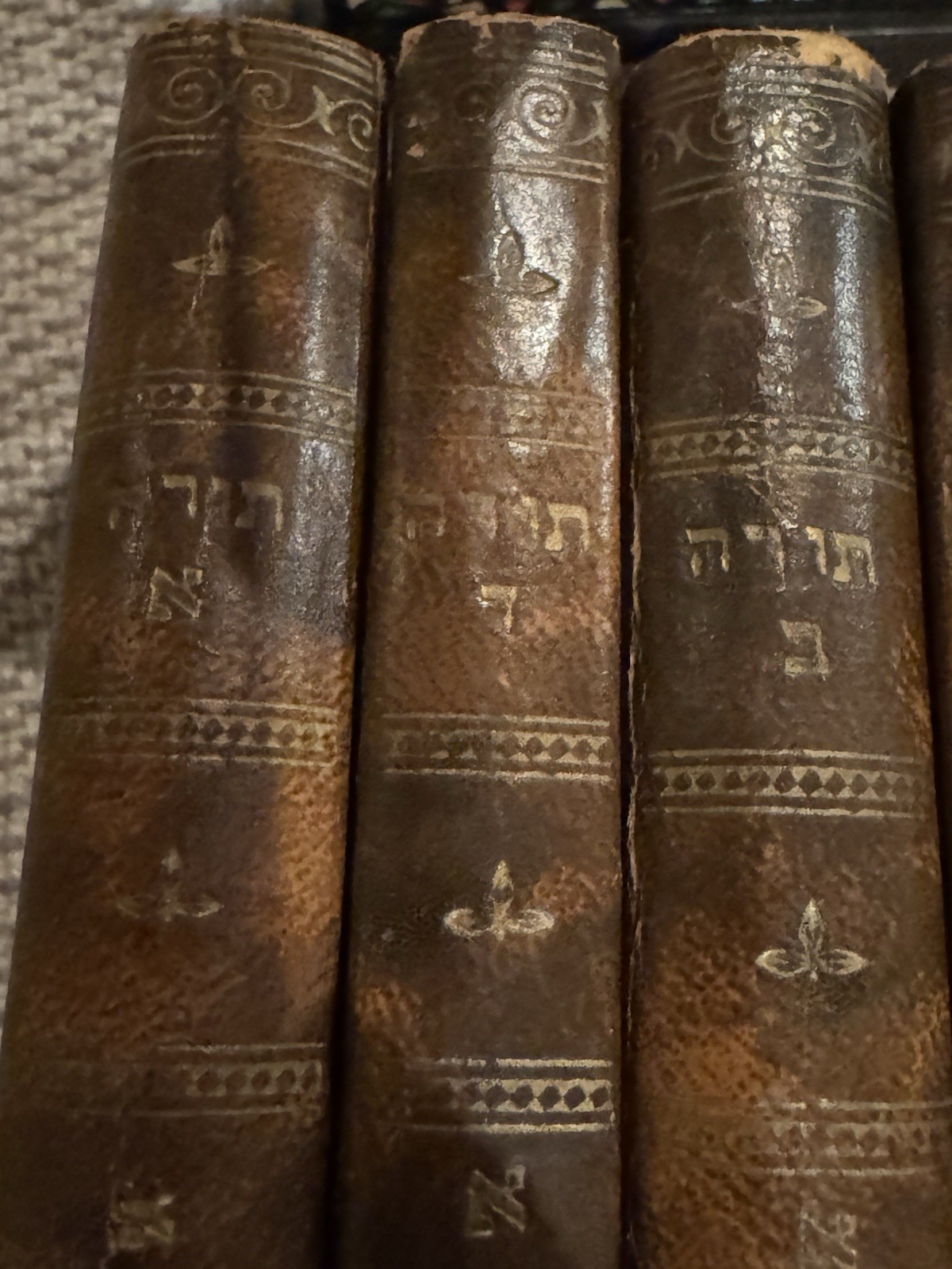 Vintage 5 Leather Bound Books of Moses (TorahSet) Hebrew with Metal Book Holder