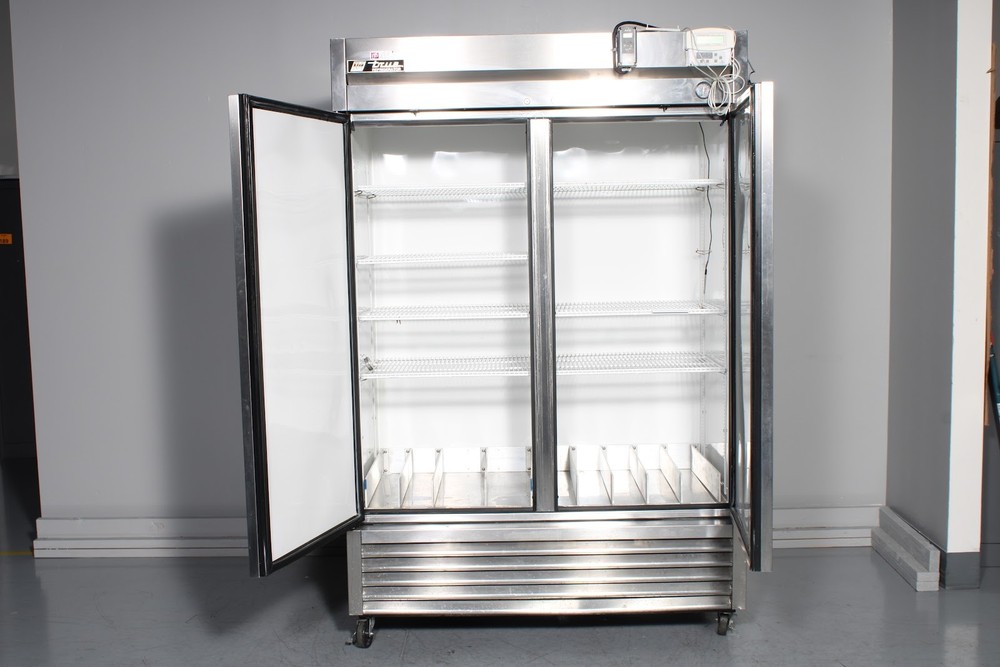 True T-49 Reach-In Solid Swing Door Refrigerator W/ A419 Temperature Controller