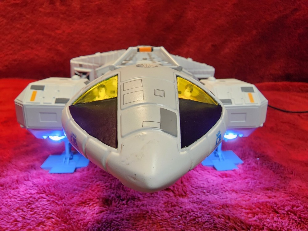 Space: 1999 Eagle 2 Lit Model With Complete Lab Interior, SOUND EFFECTS!!!!!!!!