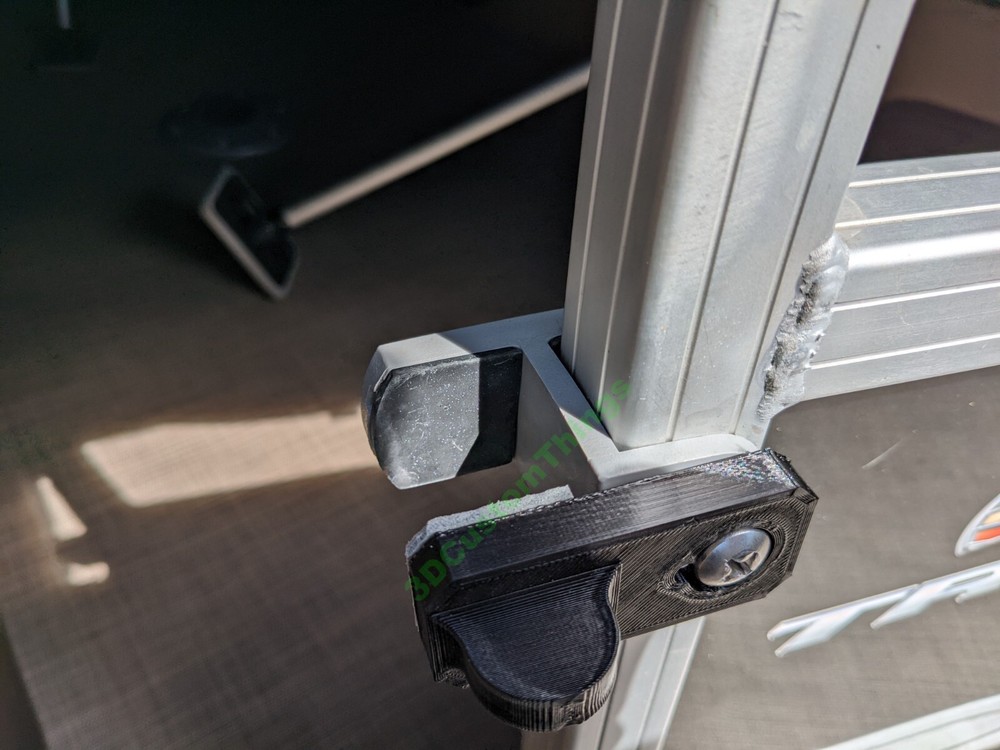 Pontoon Gate Latch