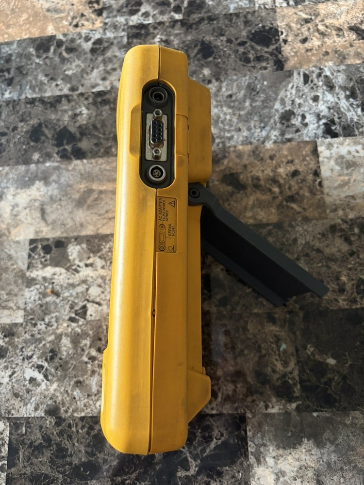 Fluke 743 Documenting Process Calibrator