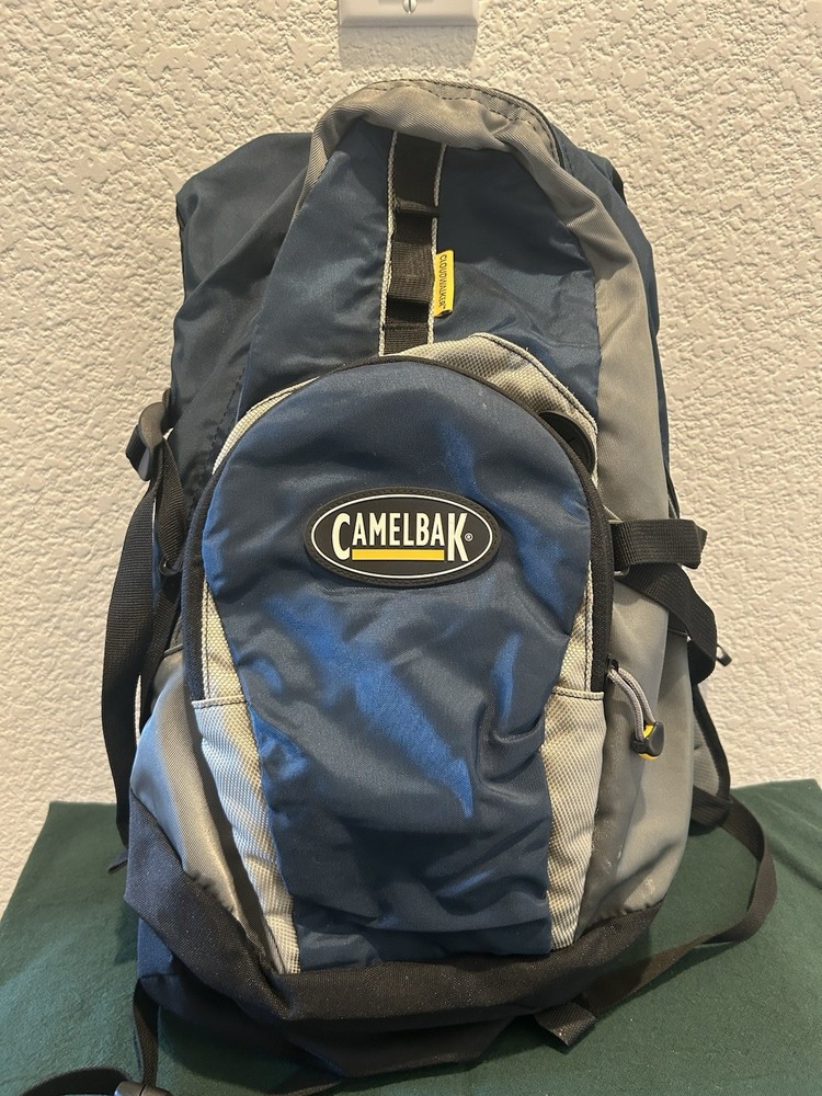 CAMELBAK Cloud Walker Hydration Backpack 70oz Abyss Blue Hiking Pack  NWT