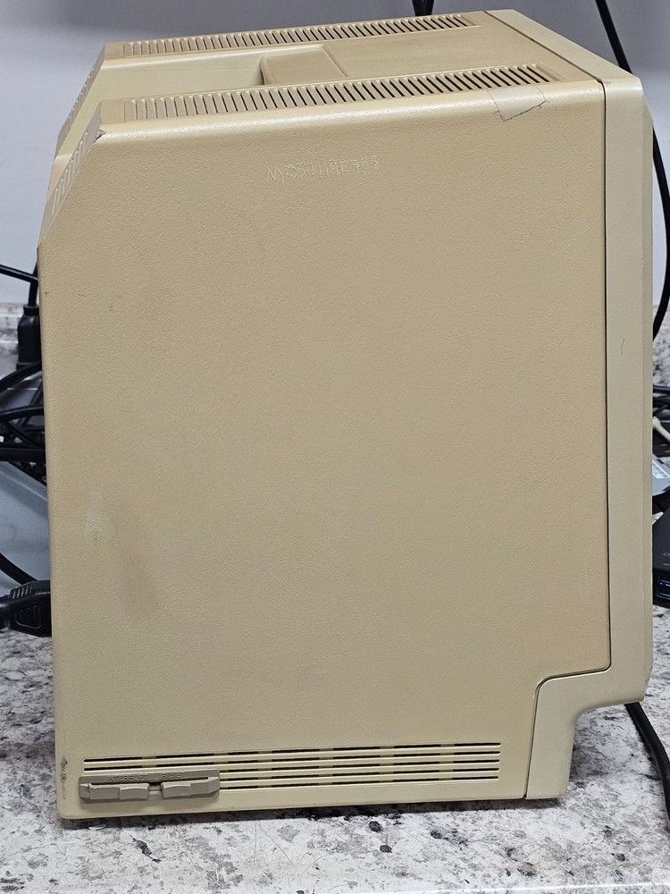 Apple Macintosh Plus 1MB Vintage Computer - Powers/Posts Vintage Special