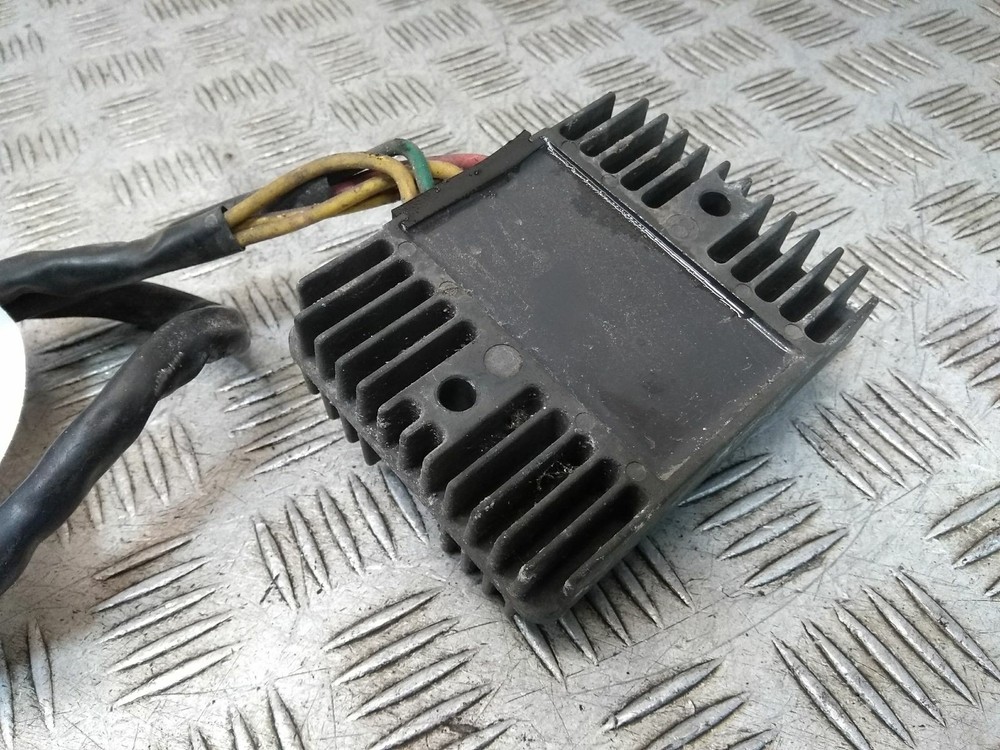 PIAGGIO BEVERLY RECTIFIER REGULATOR