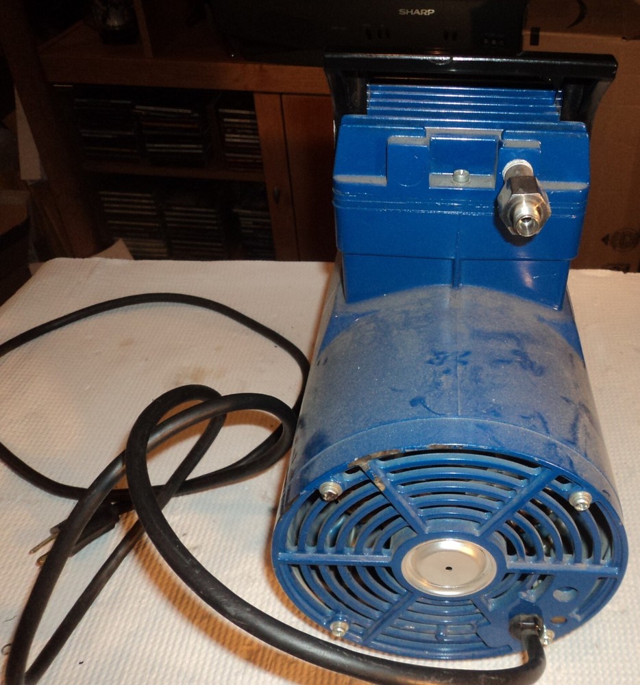 Thomas Model 807CM60 Compressor/Vacuum Pump 115 VAC, 7.7 Amp