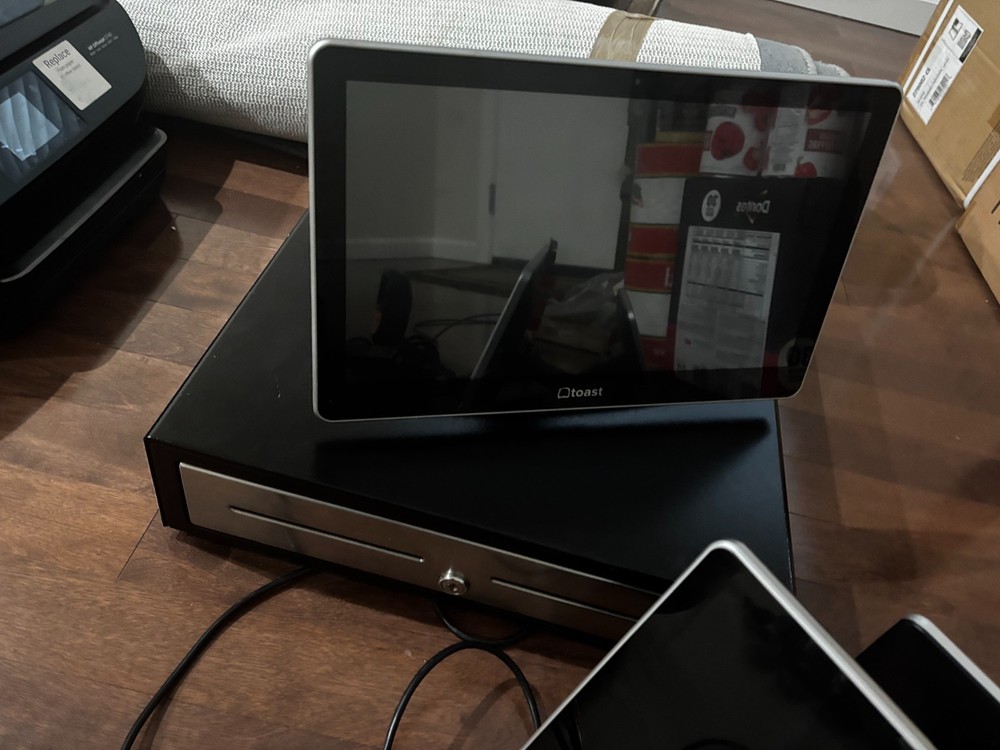 Toast POS System: 2 Touchscreen terminals, 1 card reader, 1 printer, 1 scanner