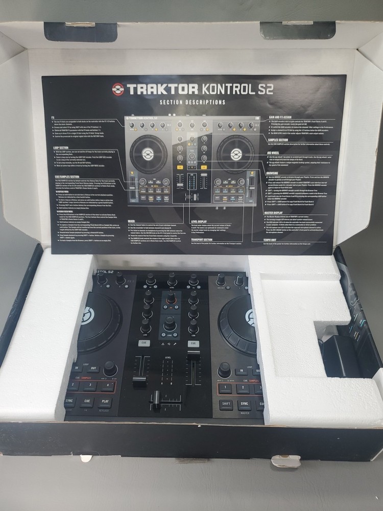 Native Instruments TRAKTOR KONTROL S2 DJ Controller