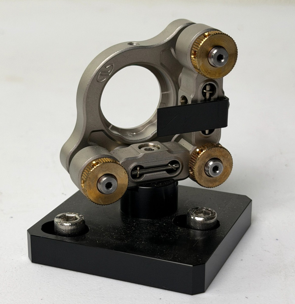 Three-Axis Kinematic Mirror Mount Precision Adjustment w/ Mount
