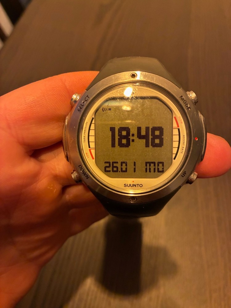 Suunto d6i dive computer