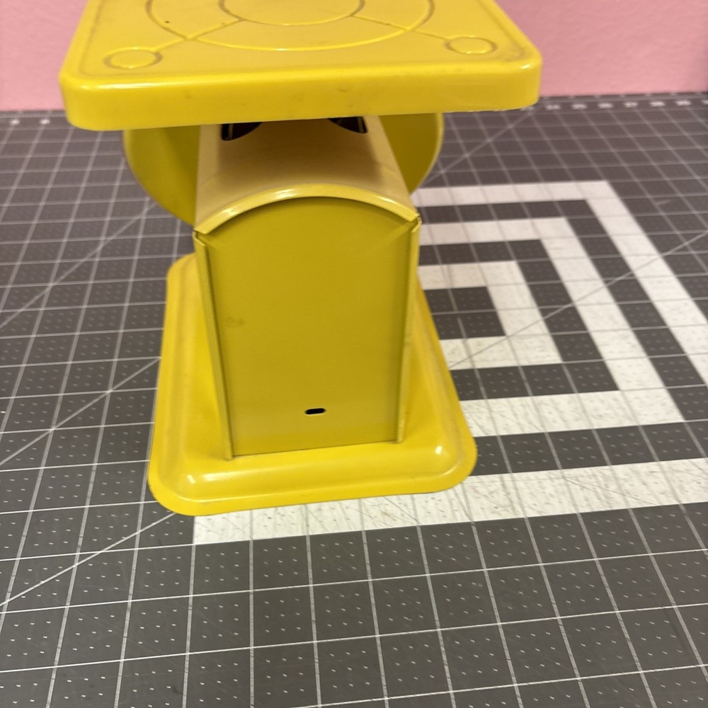 SEARS, Working Kitchen Scale Vintage YELLOW