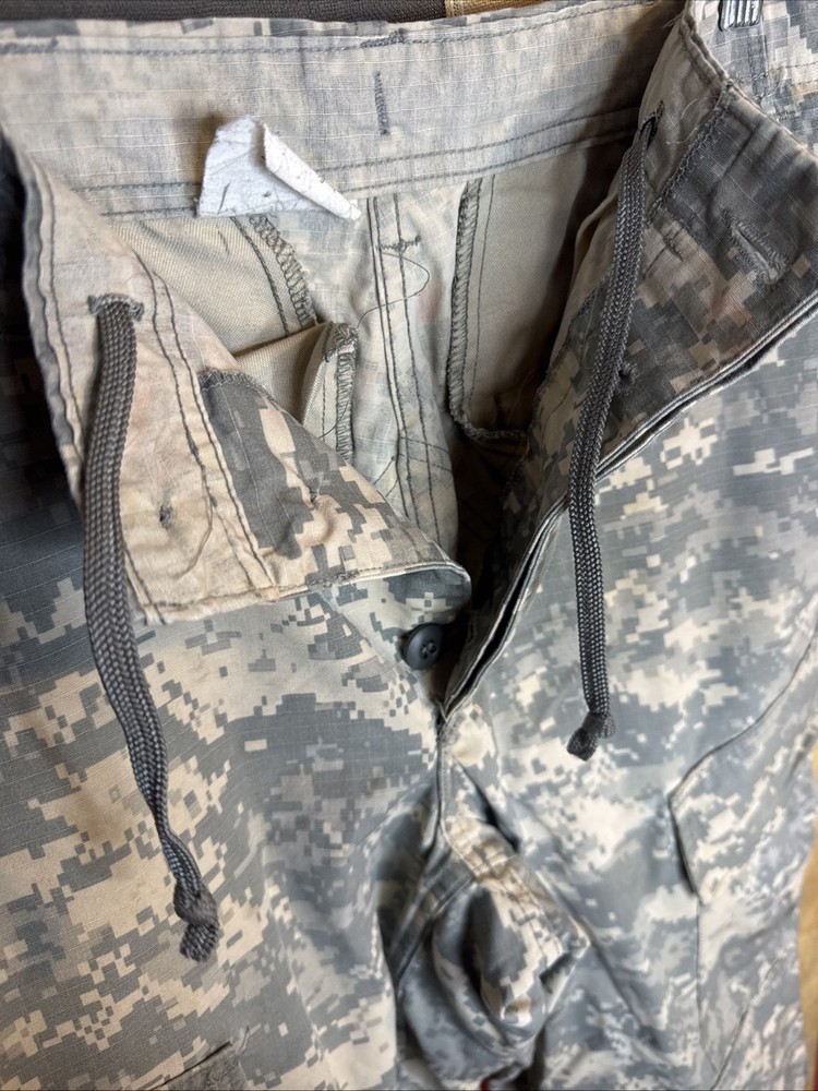 Small Regular - Army Combat Pants ACU Digital Camo USGI 5647