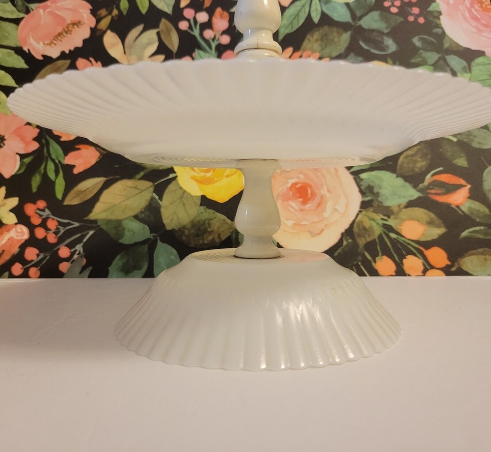 1930's-40's Mac-Beth Evans Petalware Monax Tid-Bit Dessert Handled Tray