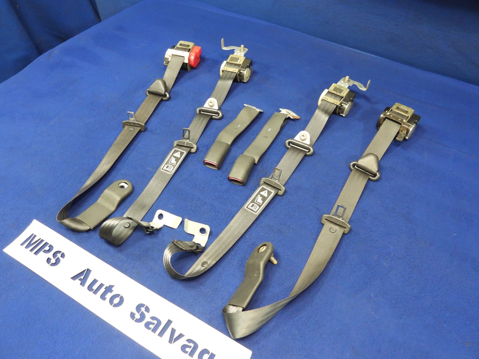 01 2001 Ford Mustang DK Charcoal Coupe Seatbelt Seatbelts OEM B64