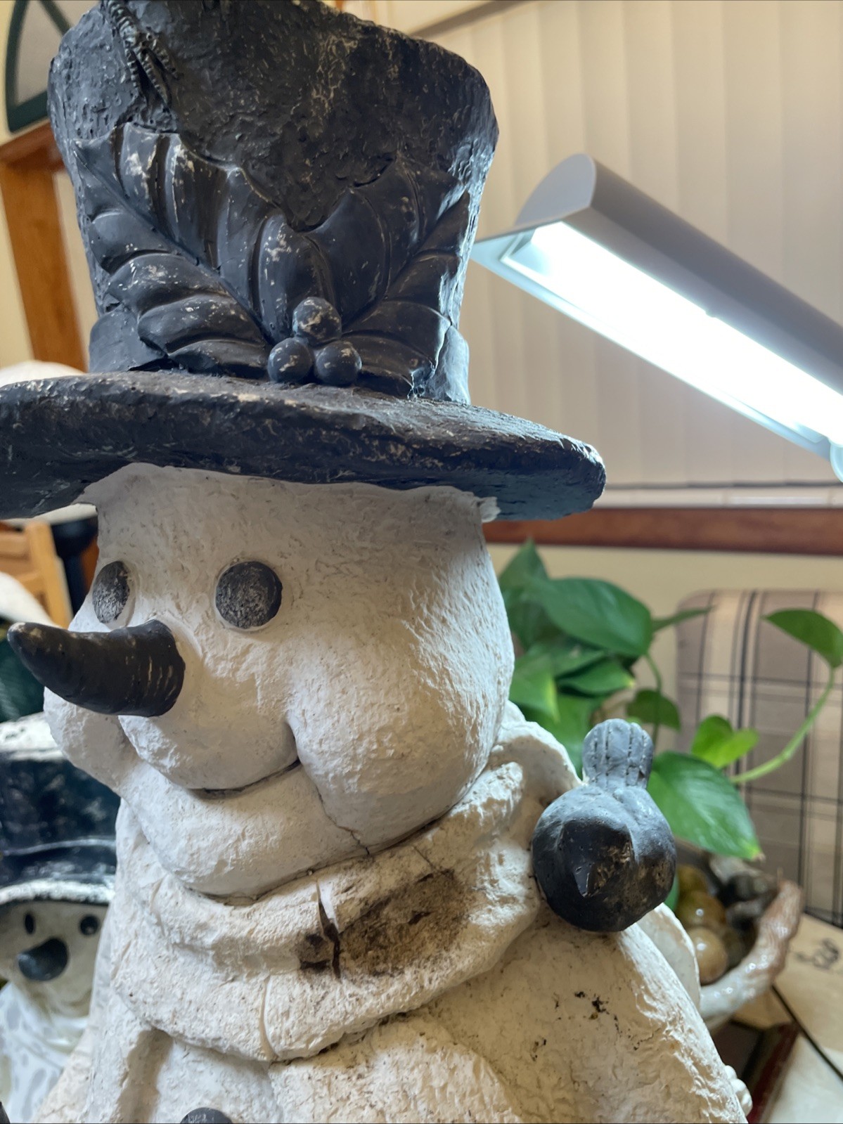 Christmas Snowman Bird Feeders Black Birds Fiberglass Mix Materials Beautiful 2