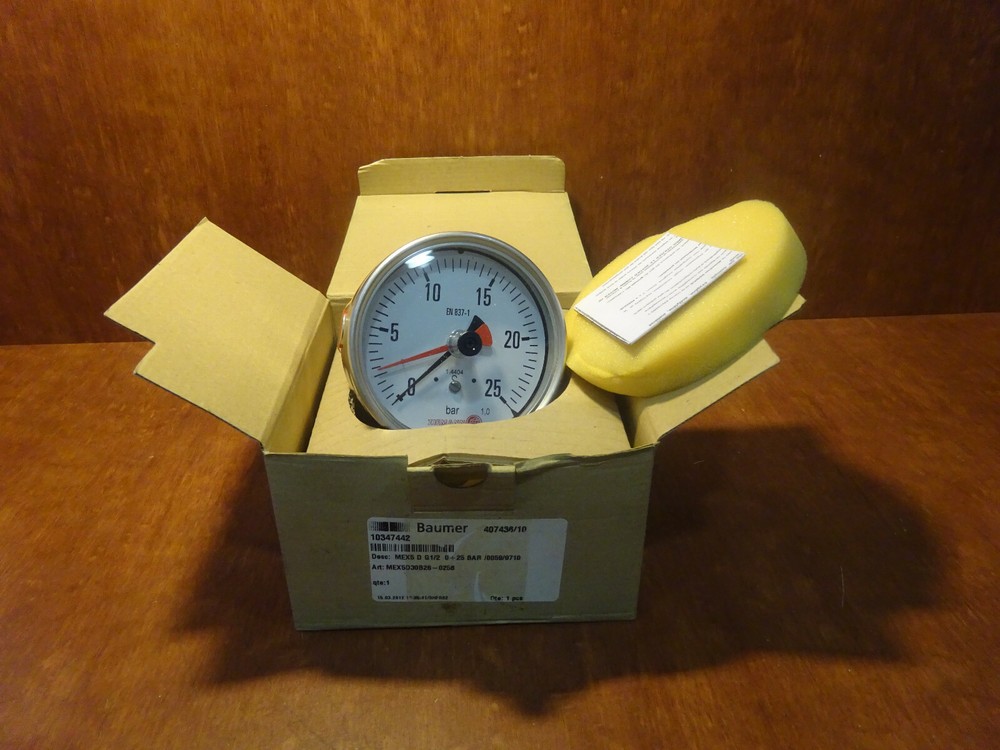 Baumer pressure gauge 0-25bar manometer