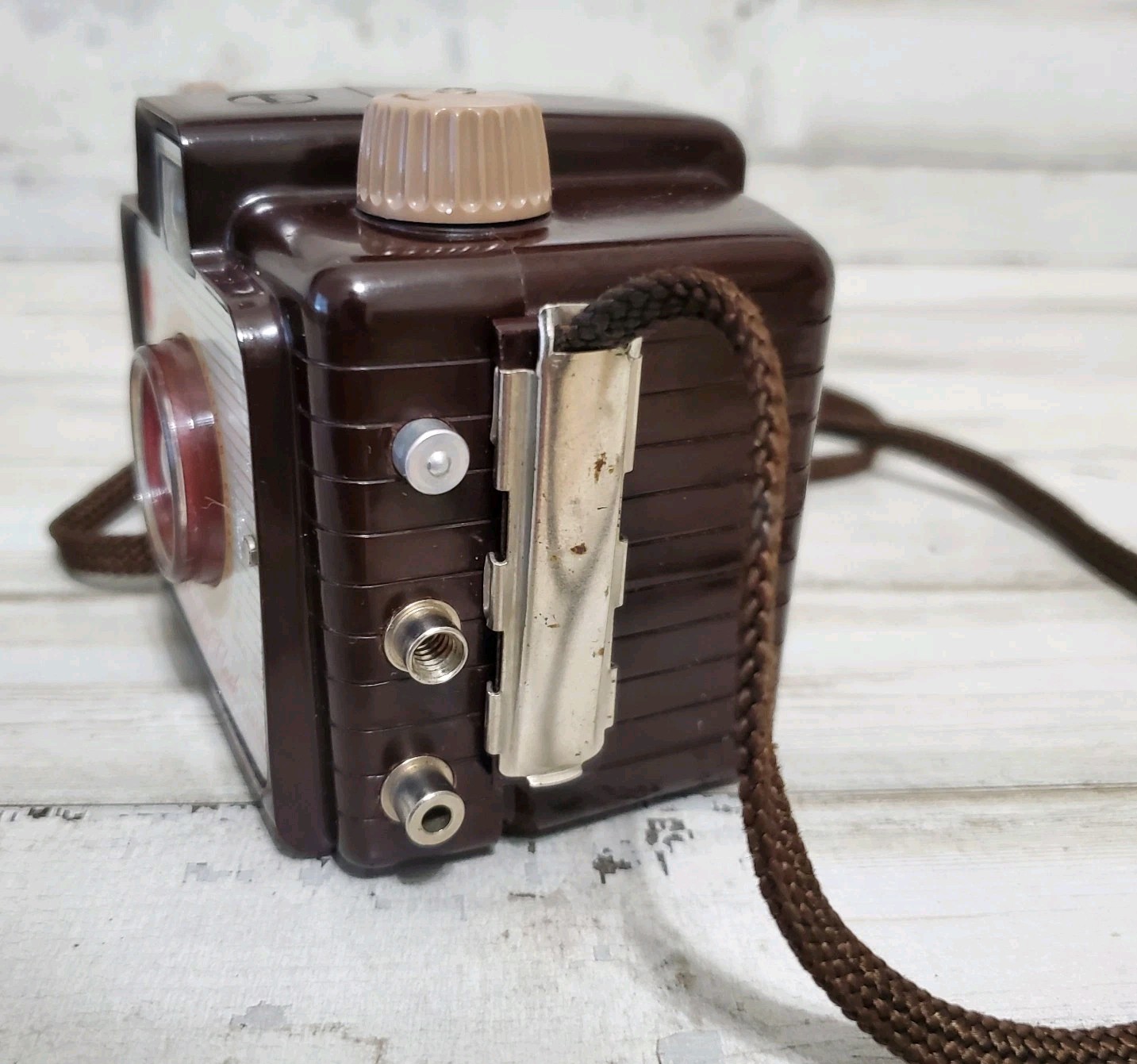 VINTAGE KODAK BROWNIE HOLIDAY FLASH CAMERA Bakelite 1950'S UNTESTED