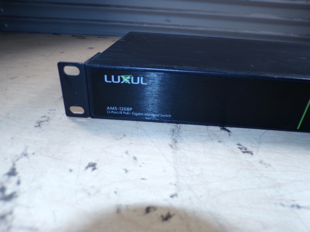LUXUL AMS-1208P SWITCH