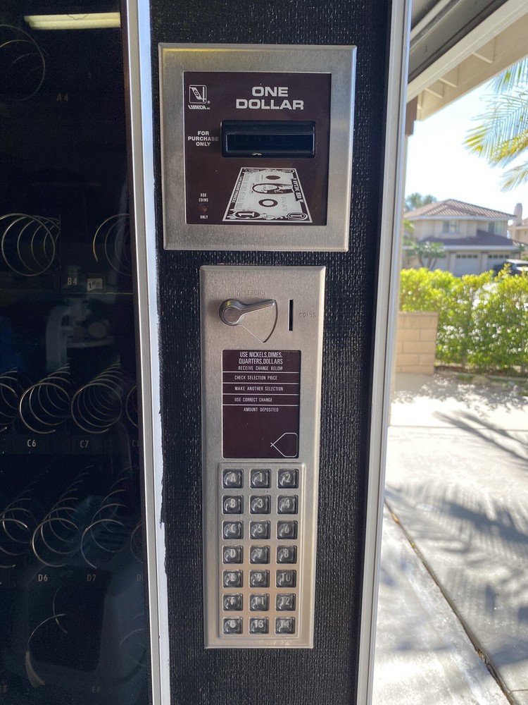 Used vending machine Snackshop5000 everything in good working condition