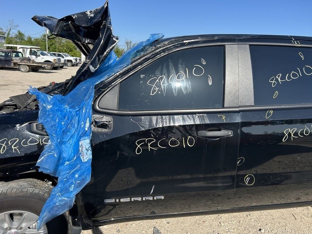 SIERRA150 2023 High Mounted Stop Light 104826416