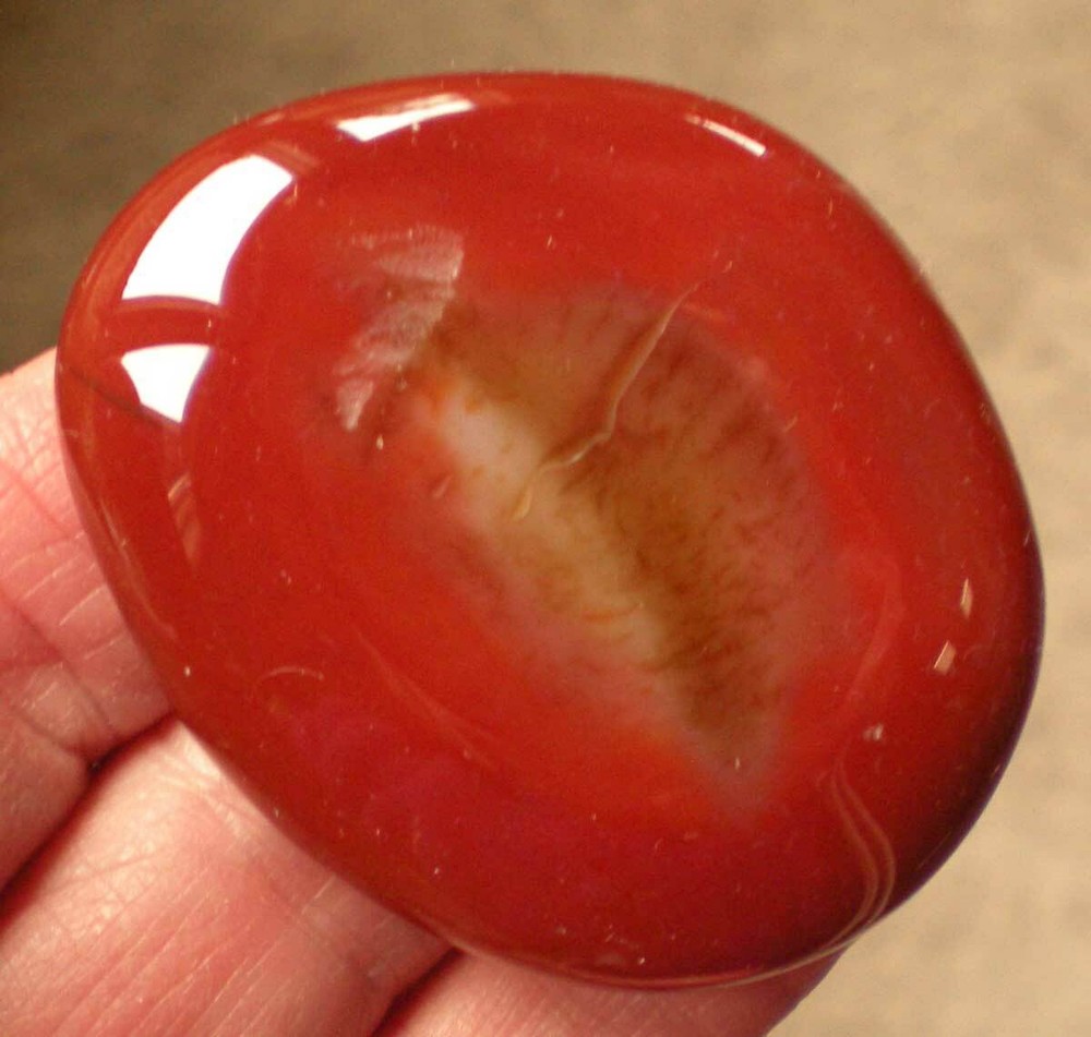 Carnelian Agate Palmstone sc707t