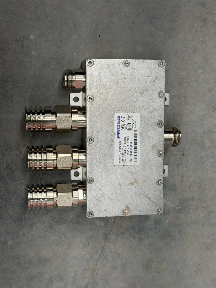 Ericsson / RF telecom unit — a GPS signal splitter