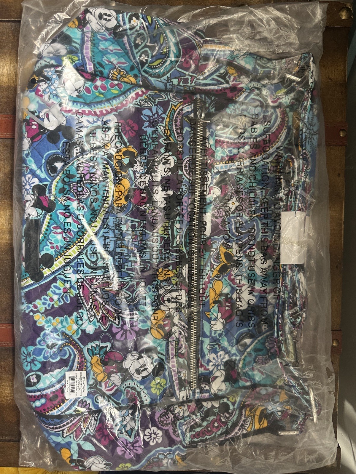 NWT Disney Vera Bradley Mickey Mouse Celebration Large On The Go Crossbody