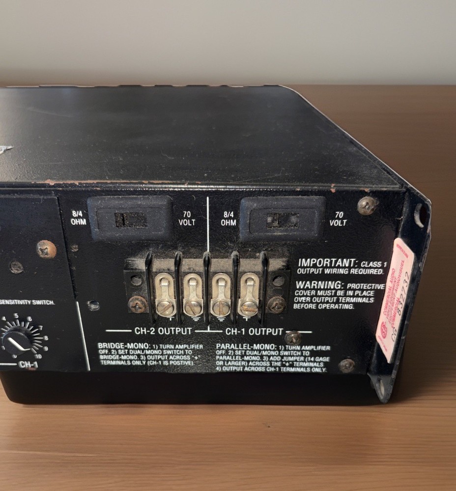 Crown Com-Tech 200 amplifier. Powers On Untested