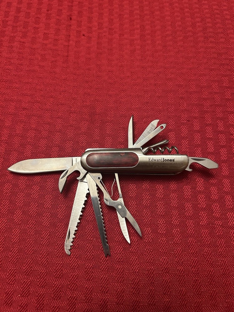 Casselman Multi-tool EUC With Carrying Sheath