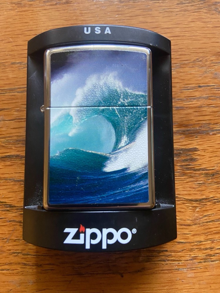 ZIPPO 2011 OCEAN WAVE CURL TEXTURED PAINT LIGHTER