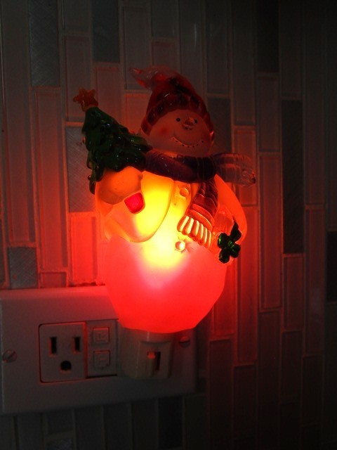 SNOWMAN NIGHT LIGHT PRE OWNED WORKS