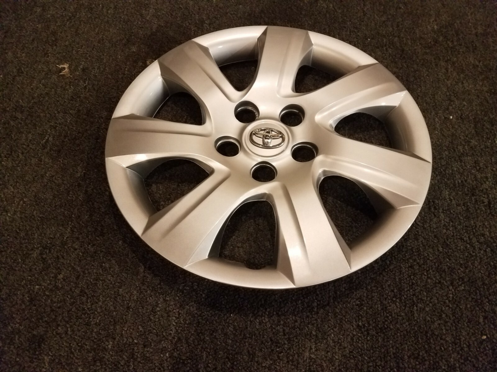 Brand New 2010 10 2011 11 Camry 16" Hubcap Wheel Cover 61155