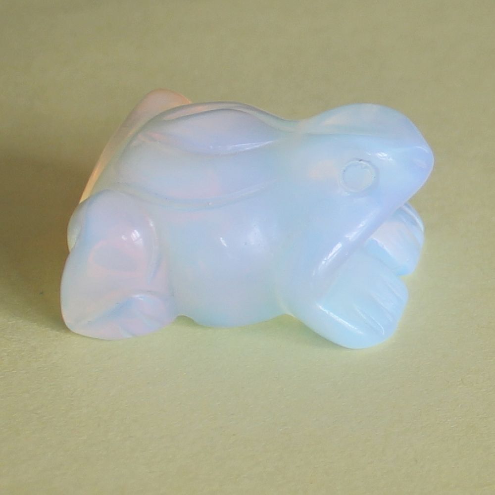 Carved gemstone crystal white opalite frog figurine animal carving decor 1.5''