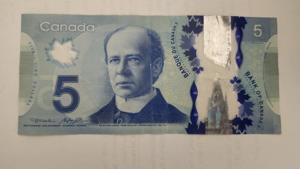 2013 $5 Canada Bank Notes (Two bills)