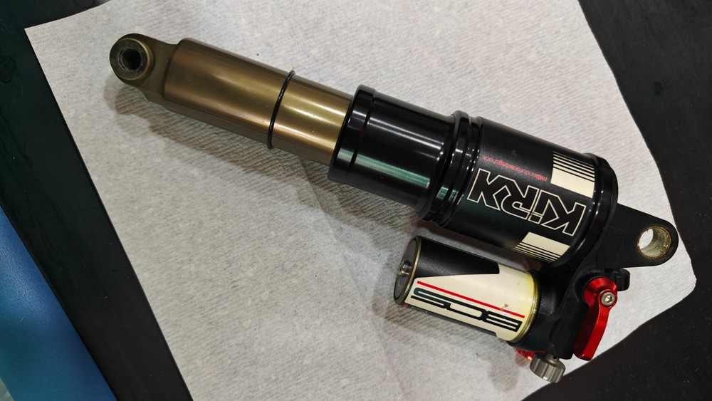 BOS KIrk Shock 216x62