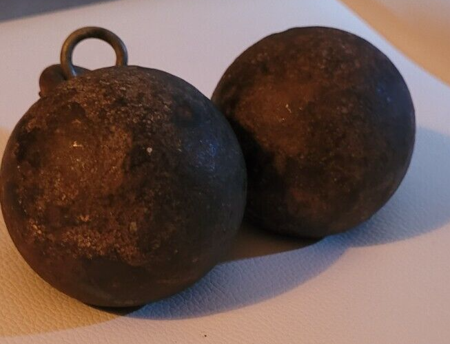 2 Vintage 2.5 Pound Cannon Balls ?Civil War? Era Unknown Collectible Decoration
