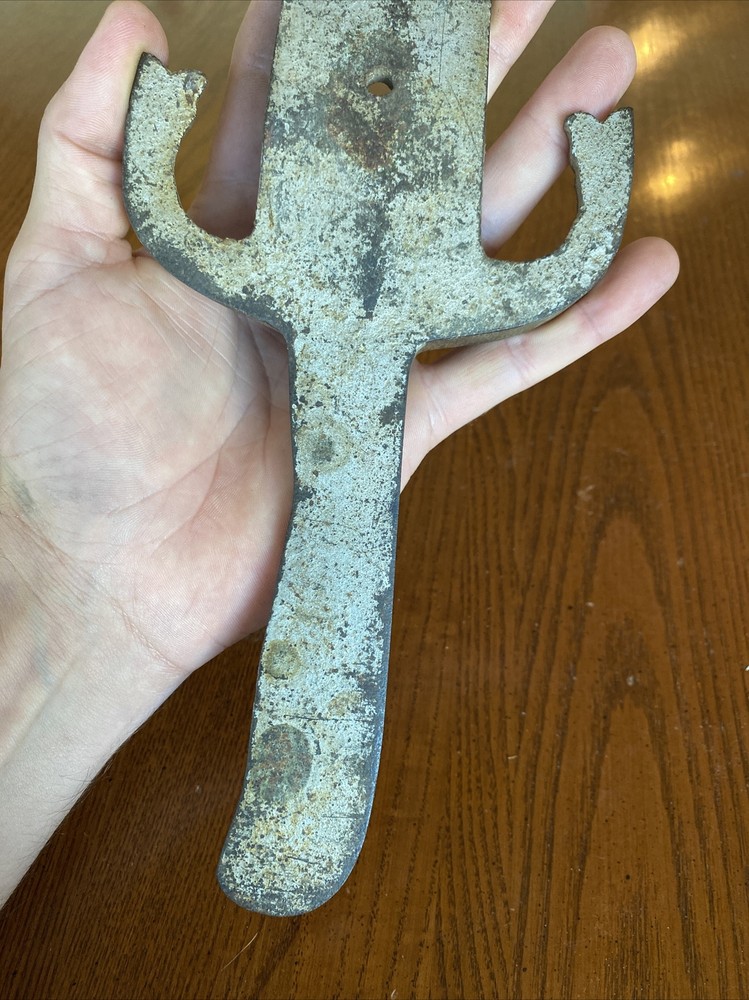 “Antique Look” Solid Metal Wall Mount Display Plaque Decor Sword Dagger Saber