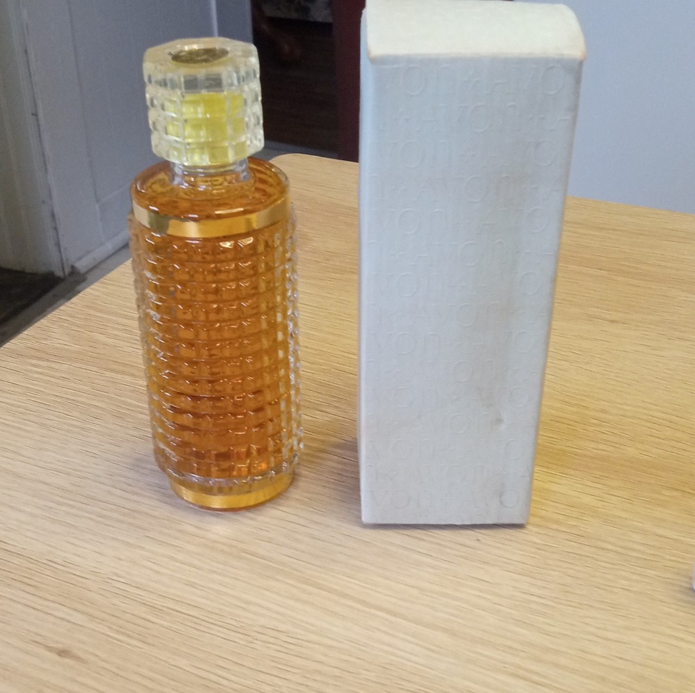 Full bottle Avon Unforgettable Crystal perfume