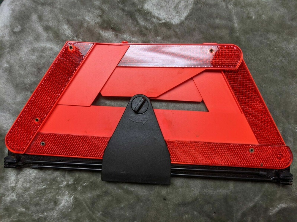 OEM AUDI REFLECTIVE WARNING TRIANGLE EMERGENCY HAZARD TRIANGLE #4B5860251C
