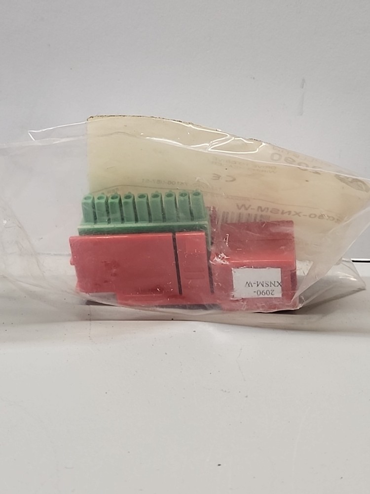 Allen Bradley 2090-XNSM-M B Middle Headers