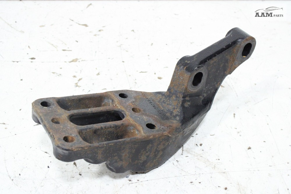 2018-2024 FREIGHTLINER CASCADIA FRONT LEFT SIDE CROSSMEMBER SUPPORT BRACKET OEM