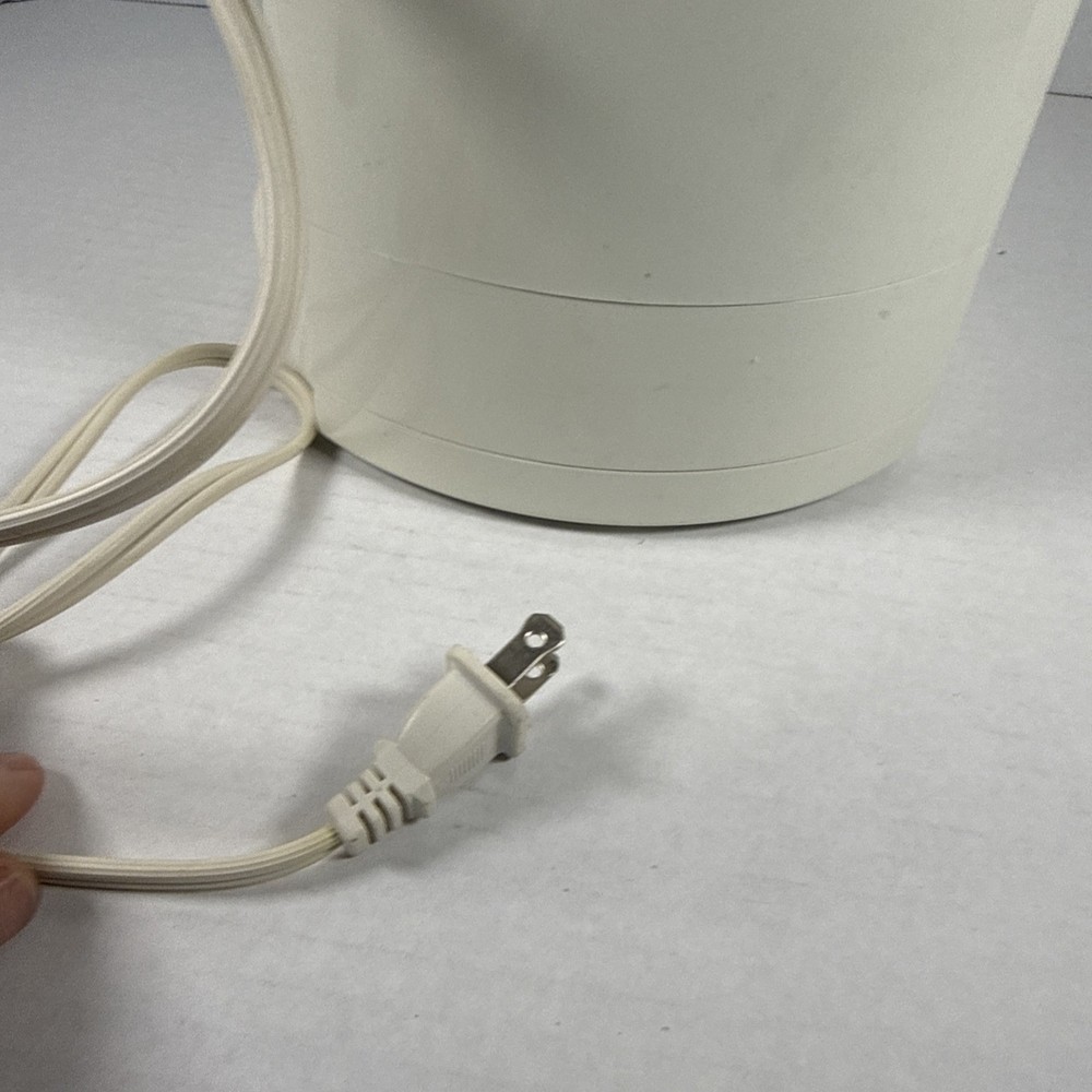 Black & Decker Lids Off Automatic Jar Opener White JW200 Working