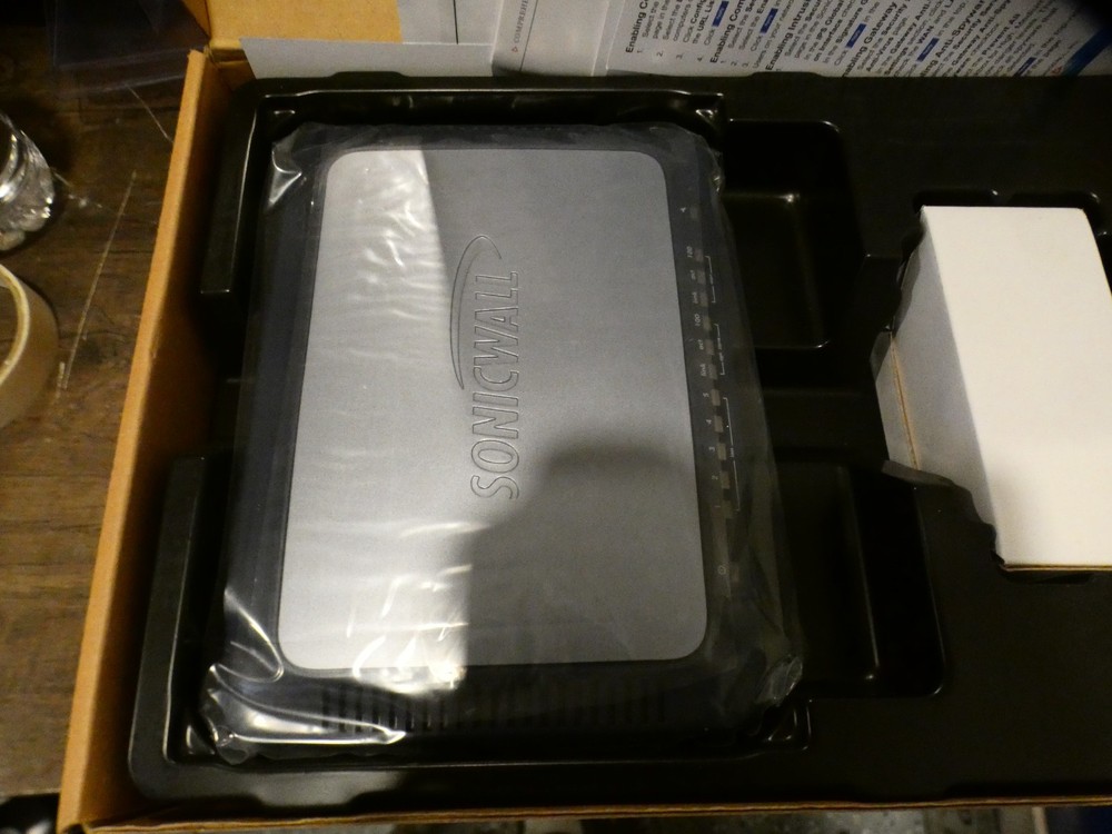 SonicWALL TZ 170 10 Node 01-SSC-5549 Internet Security Appliance Firewall NOB
