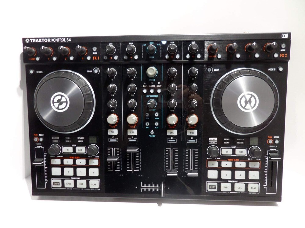 Native Instruments Traktor Kontrol S4 MK2  Pro DJ Controller